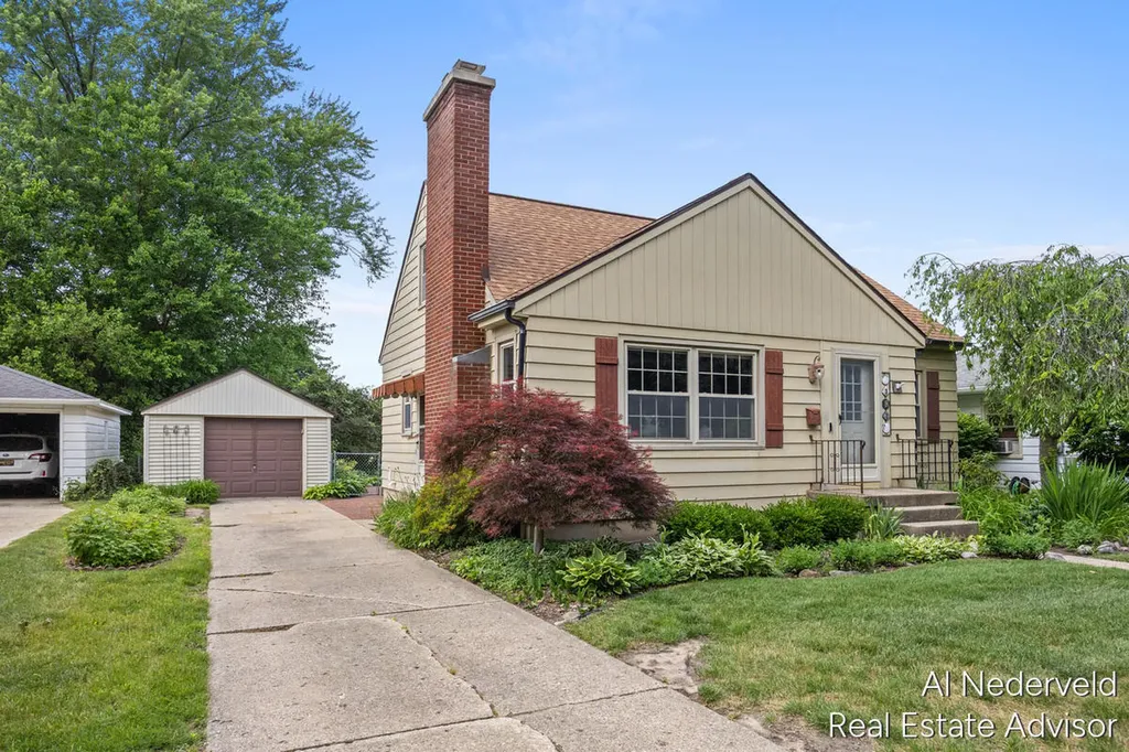 303 Wallinwood Avenue NE Grand Rapids City MI 49503