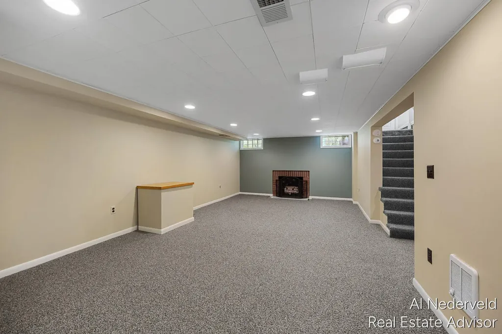 303 Wallinwood Avenue NE Grand Rapids City MI 49503