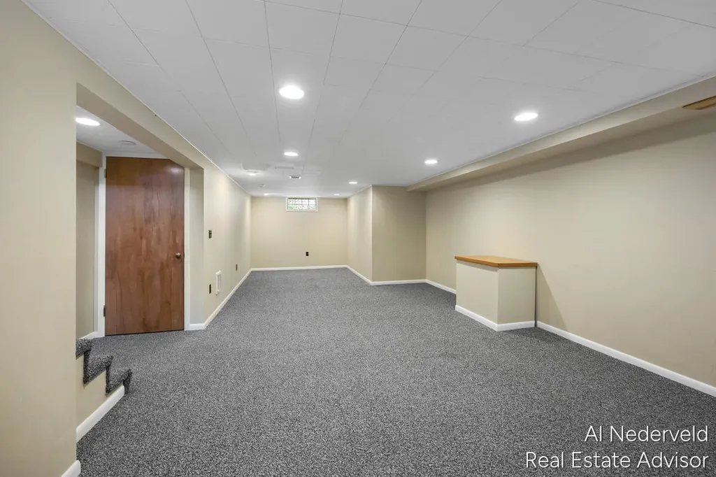 303 Wallinwood Avenue NE Grand Rapids City MI 49503