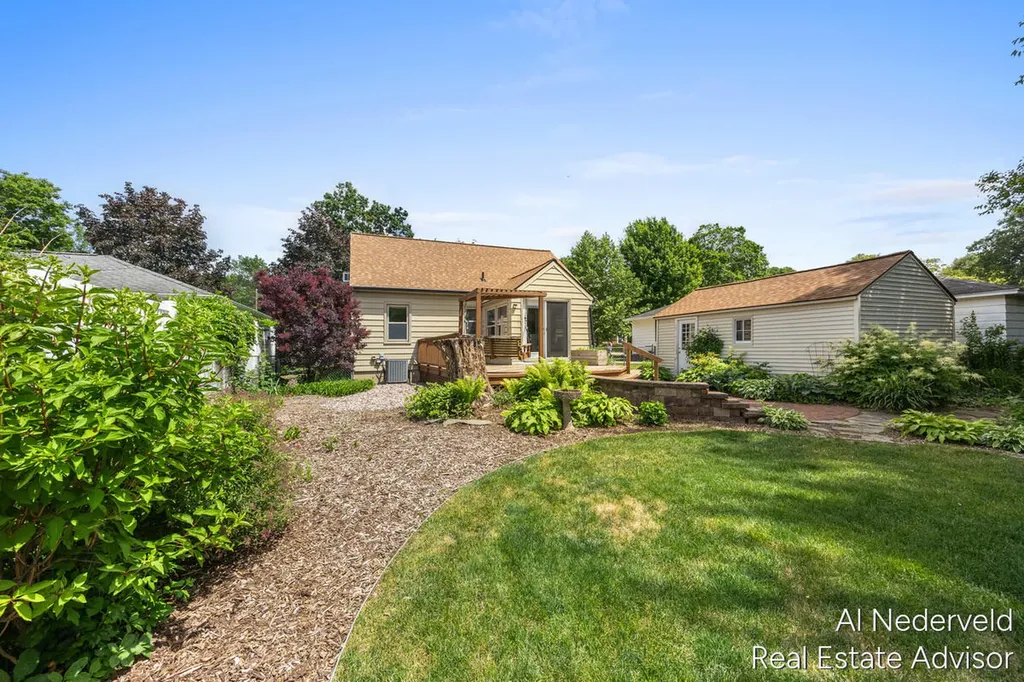 303 Wallinwood Avenue NE Grand Rapids City MI 49503