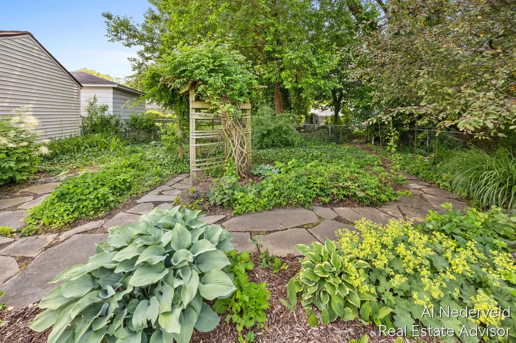 303 Wallinwood Avenue NE Grand Rapids City MI 49503