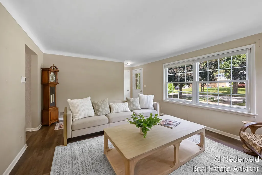 303 Wallinwood Avenue NE Grand Rapids City MI 49503