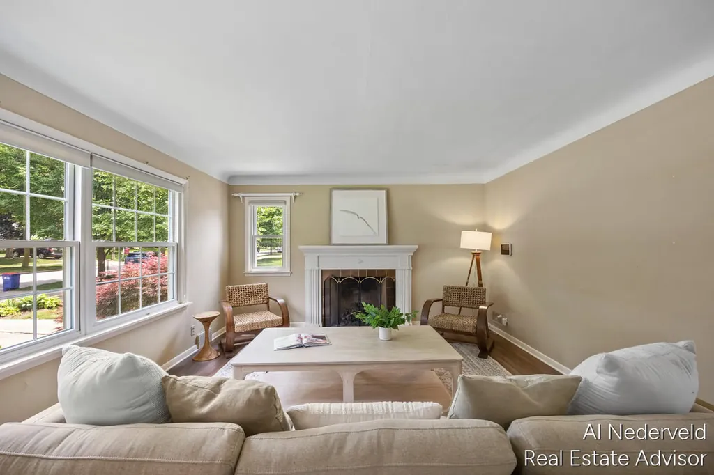 303 Wallinwood Avenue NE Grand Rapids City MI 49503