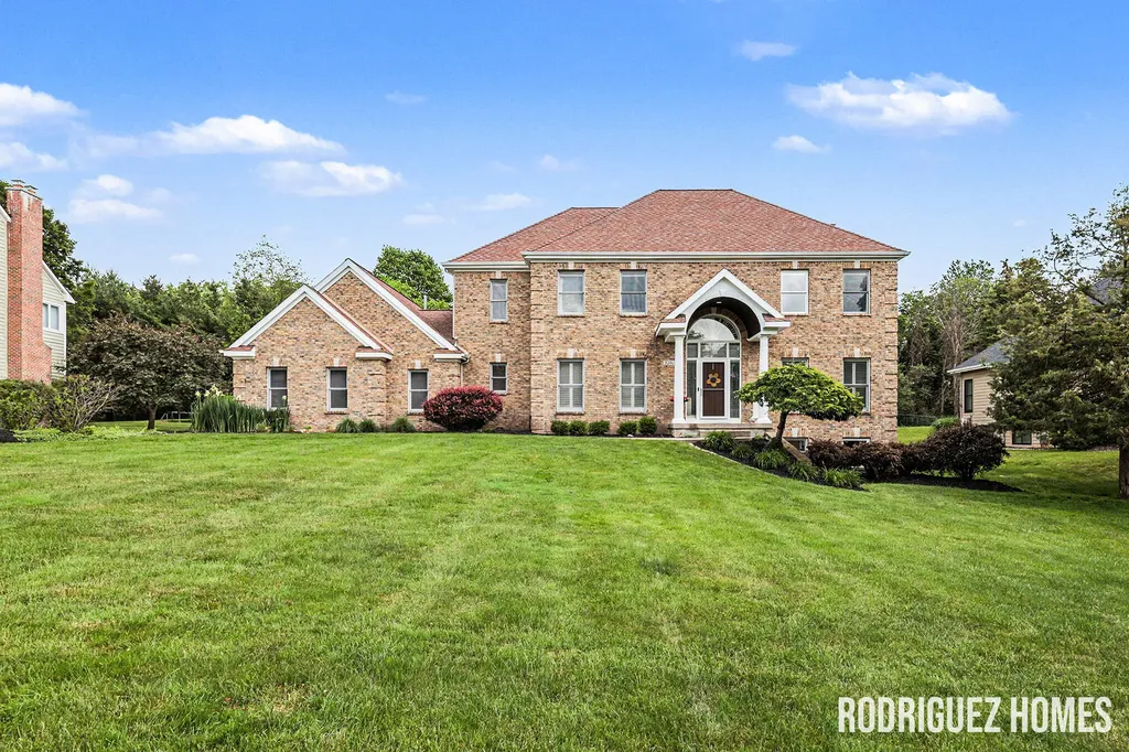 2246 Cascade Lakes Circle SE Cascade Charter Township MI 49546