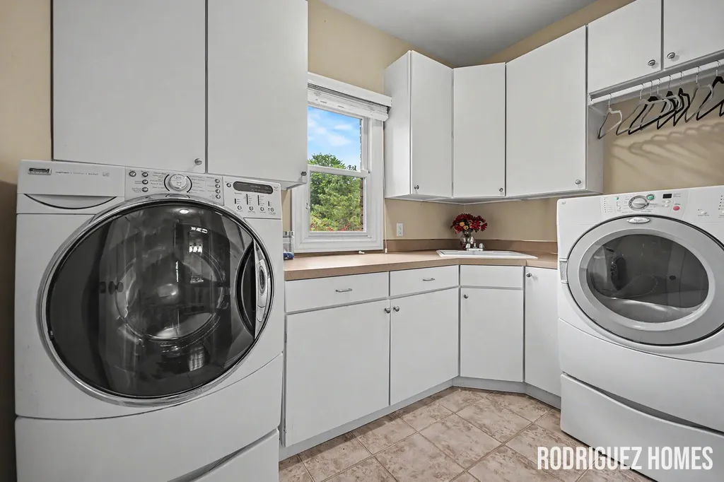 2246 Cascade Lakes Circle SE Cascade Charter Township MI 49546