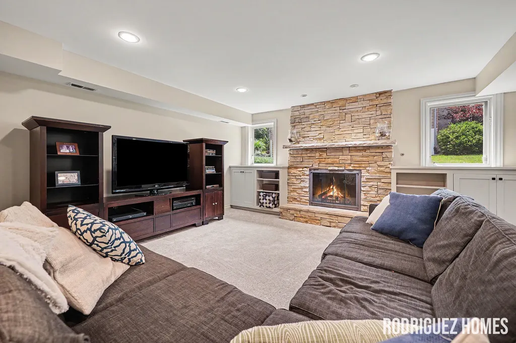 2246 Cascade Lakes Circle SE Cascade Charter Township MI 49546