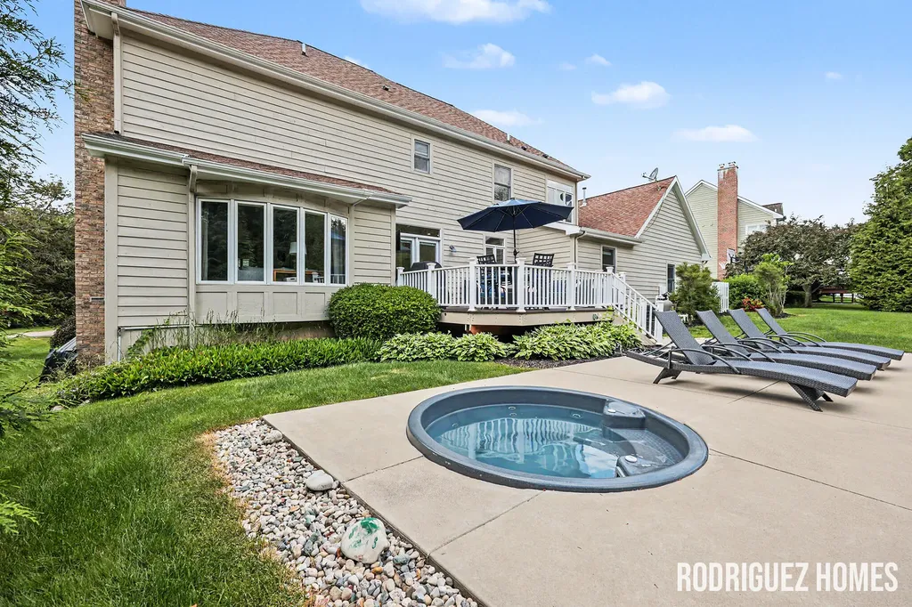 2246 Cascade Lakes Circle SE Cascade Charter Township MI 49546