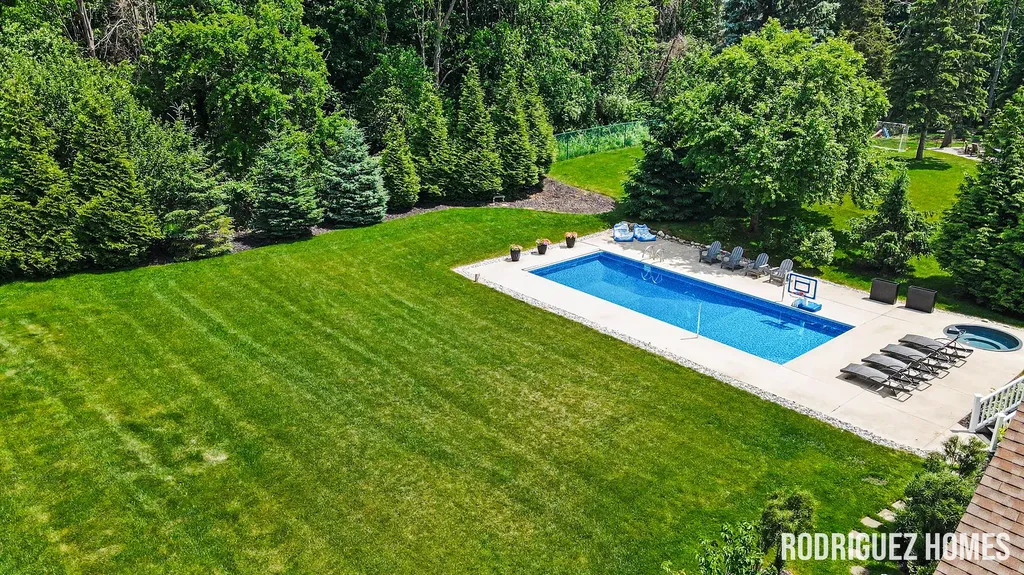 2246 Cascade Lakes Circle SE Cascade Charter Township MI 49546