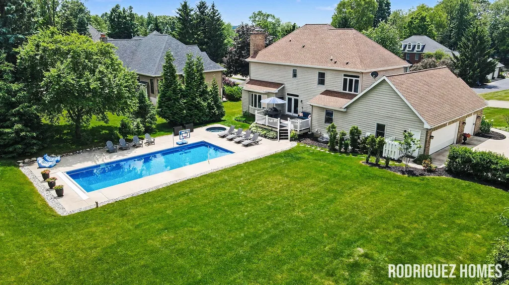 2246 Cascade Lakes Circle SE Cascade Charter Township MI 49546