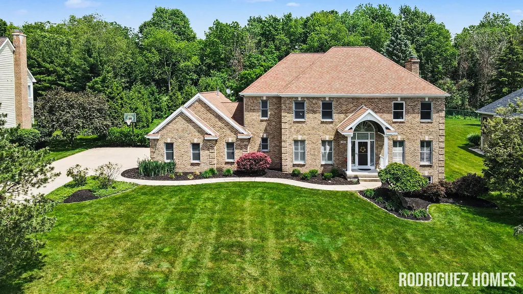 2246 Cascade Lakes Circle SE Cascade Charter Township MI 49546