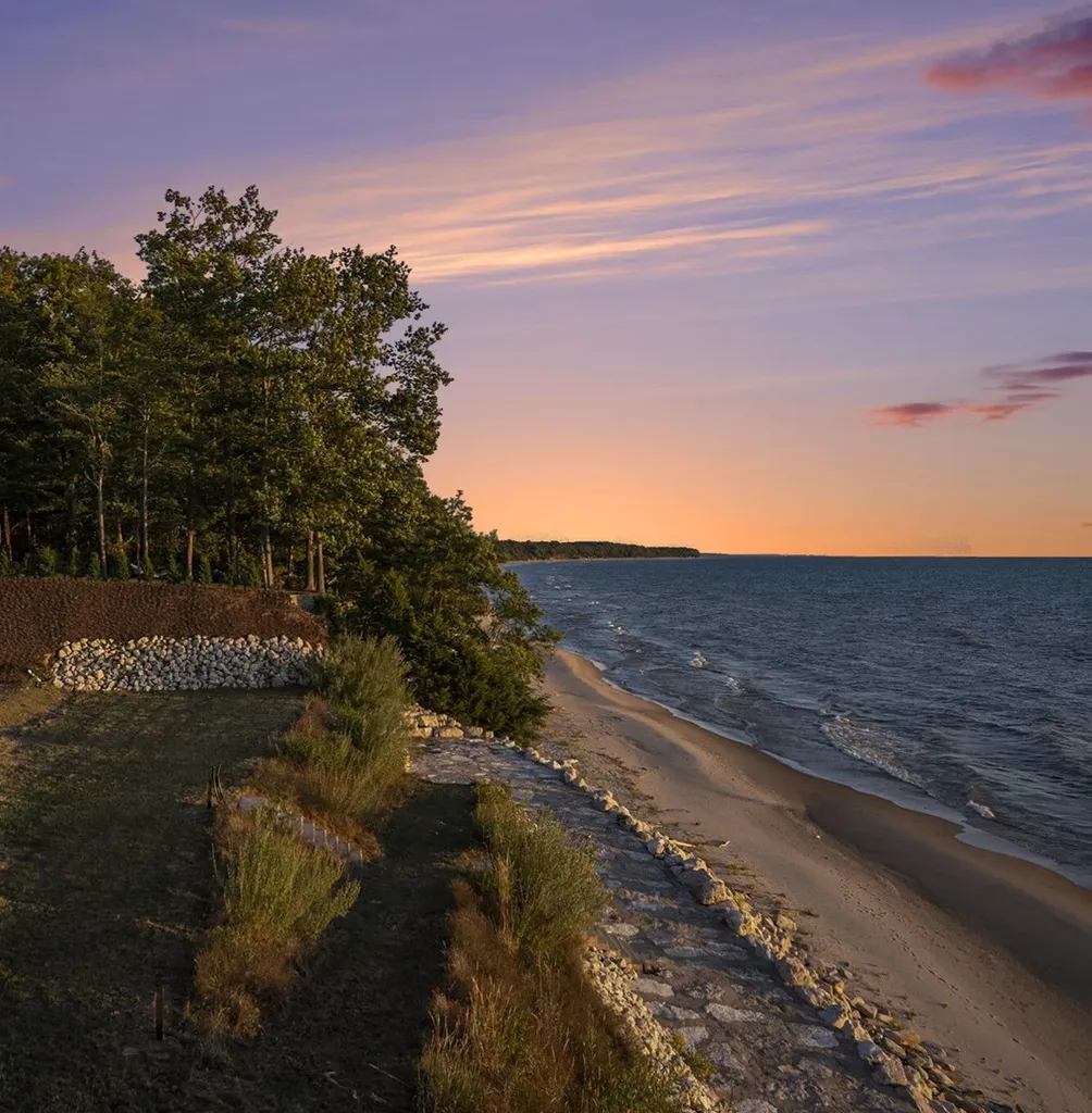 2578 Lakeshore Drive Saugatuck Township MI 49408