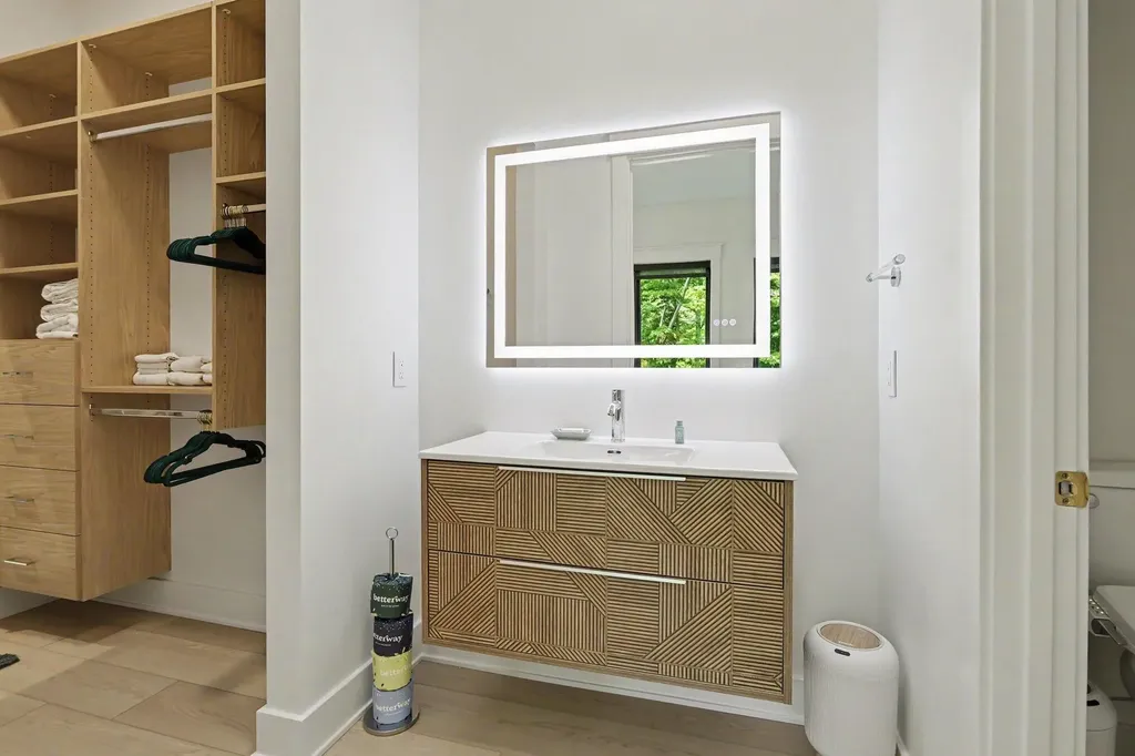 2578 Lakeshore Drive Saugatuck Township MI 49408