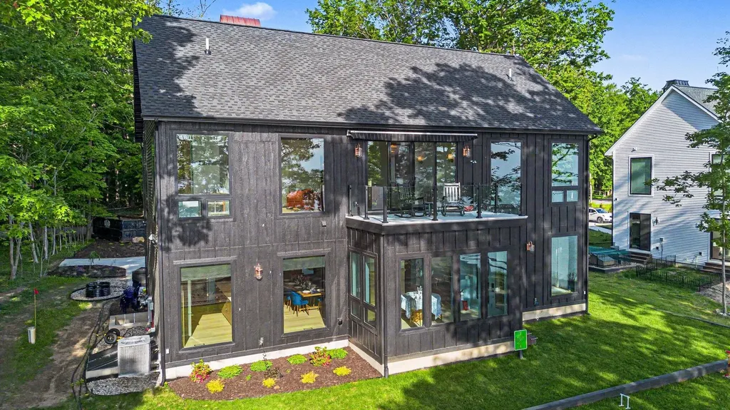 2578 Lakeshore Drive Saugatuck Township MI 49408
