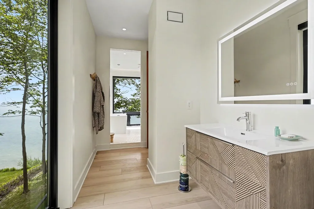 2578 Lakeshore Drive Saugatuck Township MI 49408