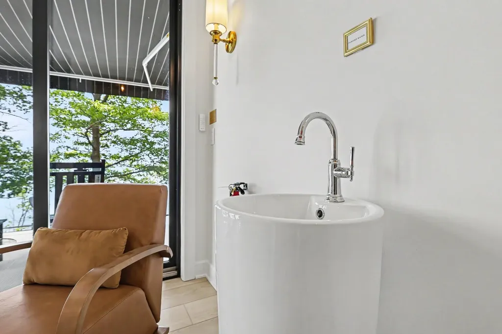 2578 Lakeshore Drive Saugatuck Township MI 49408