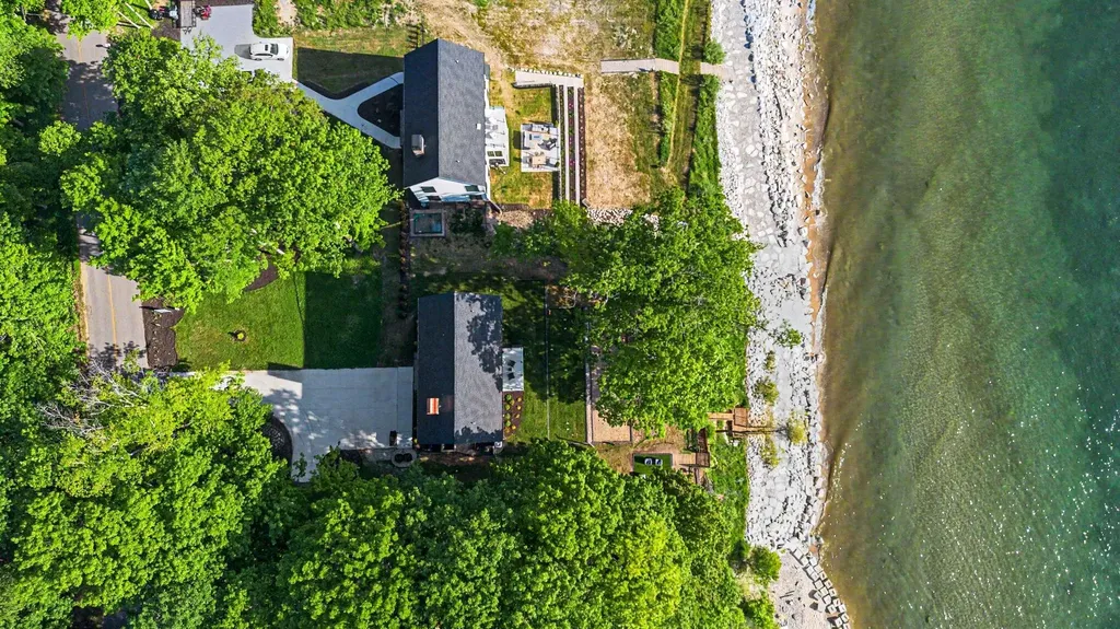 2578 Lakeshore Drive Saugatuck Township MI 49408