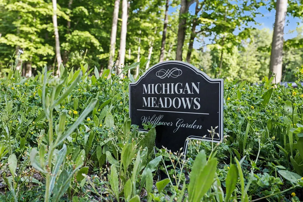 2578 Lakeshore Drive Saugatuck Township MI 49408