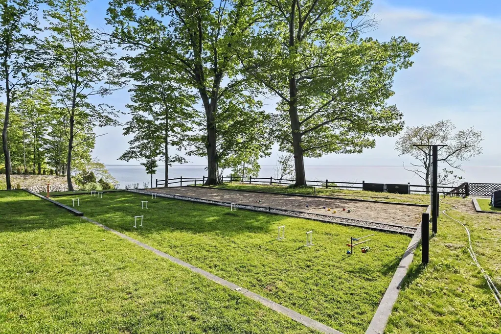 2578 Lakeshore Drive Saugatuck Township MI 49408