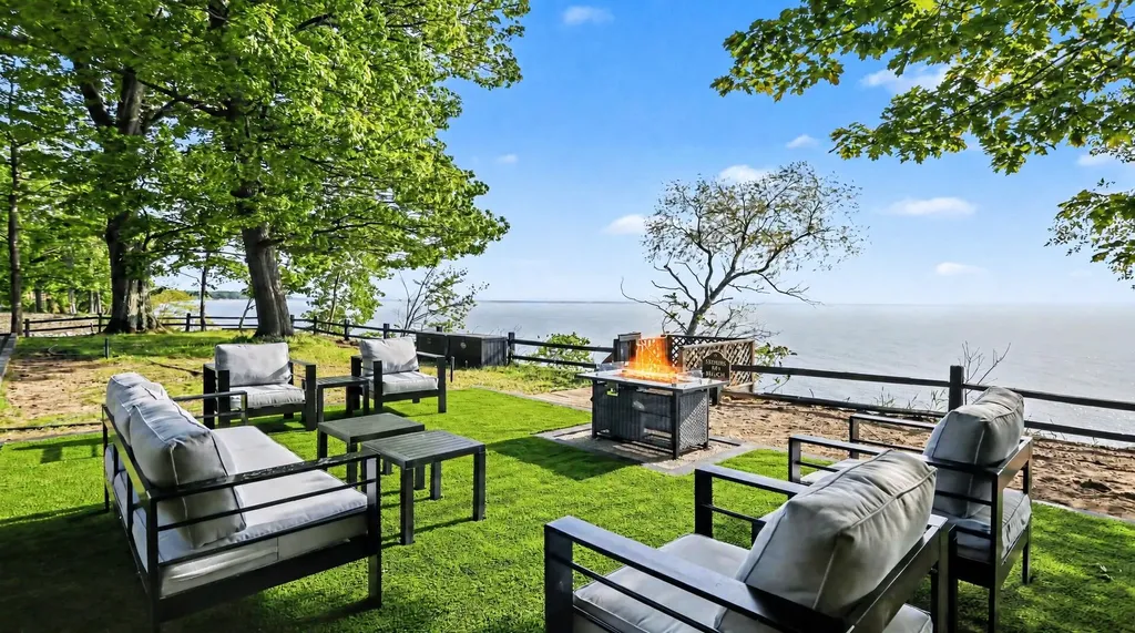 2578 Lakeshore Drive Saugatuck Township MI 49408