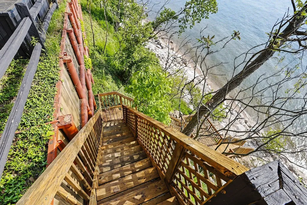 2578 Lakeshore Drive Saugatuck Township MI 49408