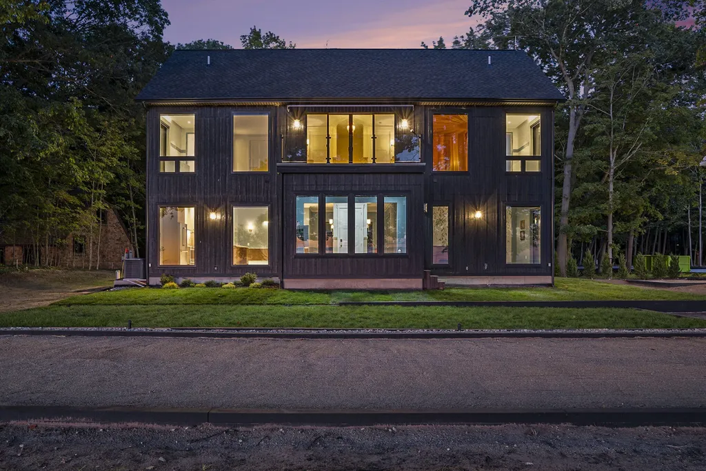 2578 Lakeshore Drive Saugatuck Township MI 49408