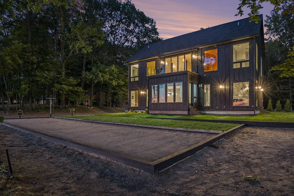2578 Lakeshore Drive Saugatuck Township MI 49408
