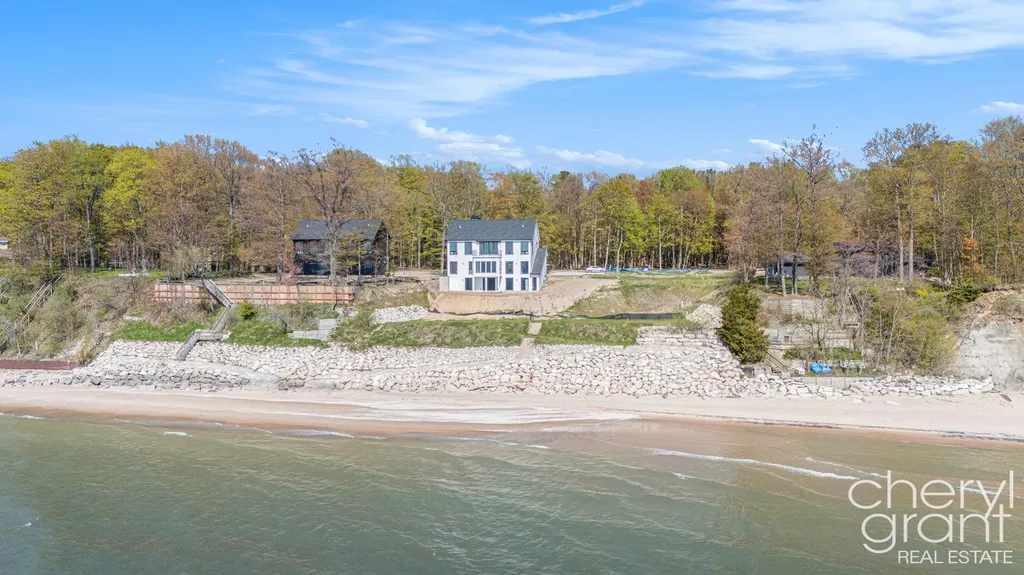 2578 Lakeshore Drive Saugatuck Township MI 49408
