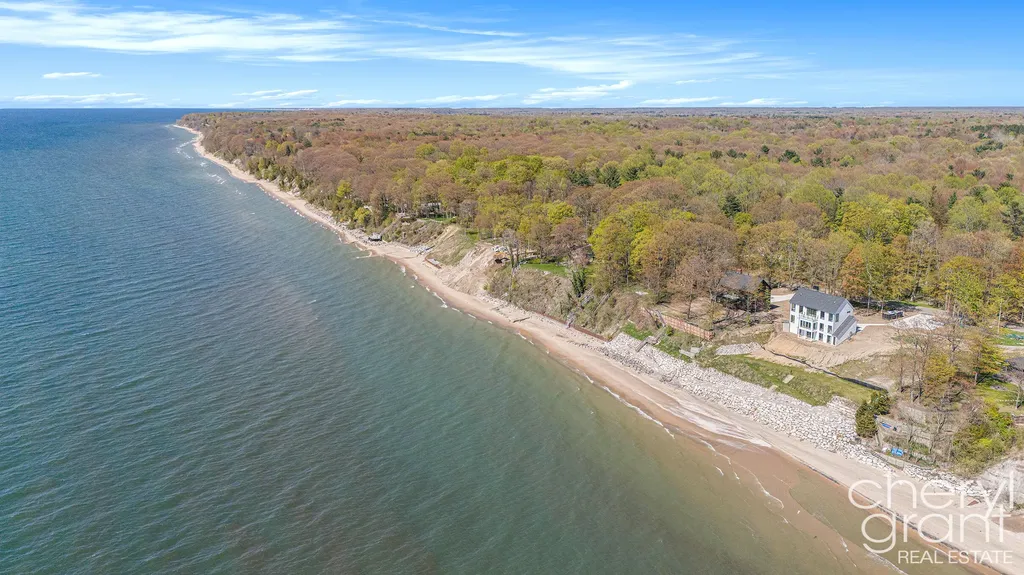 2578 Lakeshore Drive Saugatuck Township MI 49408