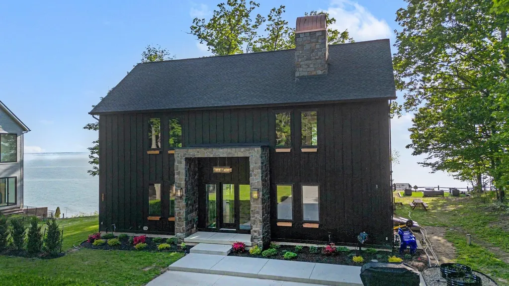 2578 Lakeshore Drive Saugatuck Township MI 49408