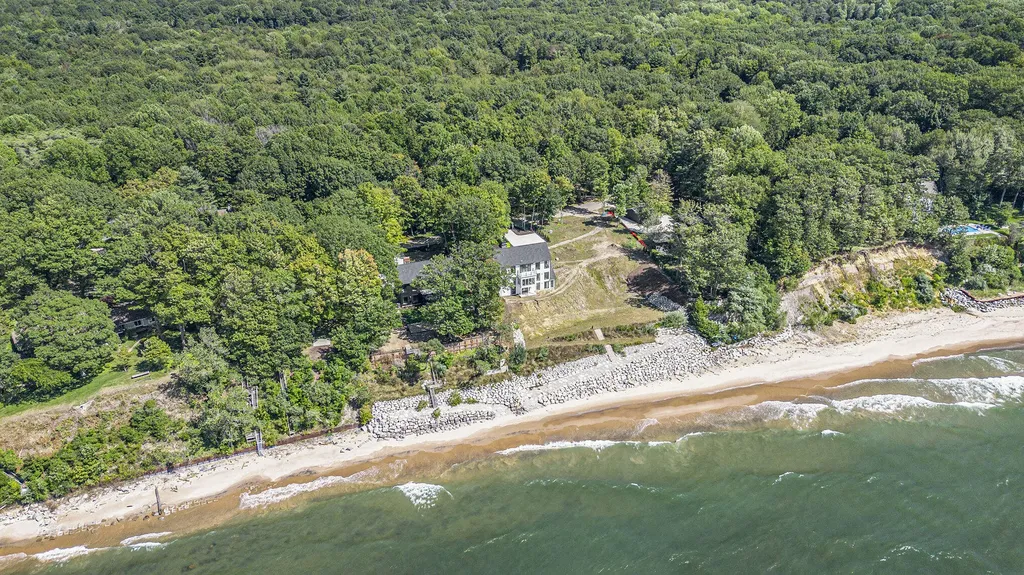 2578 Lakeshore Drive Saugatuck Township MI 49408
