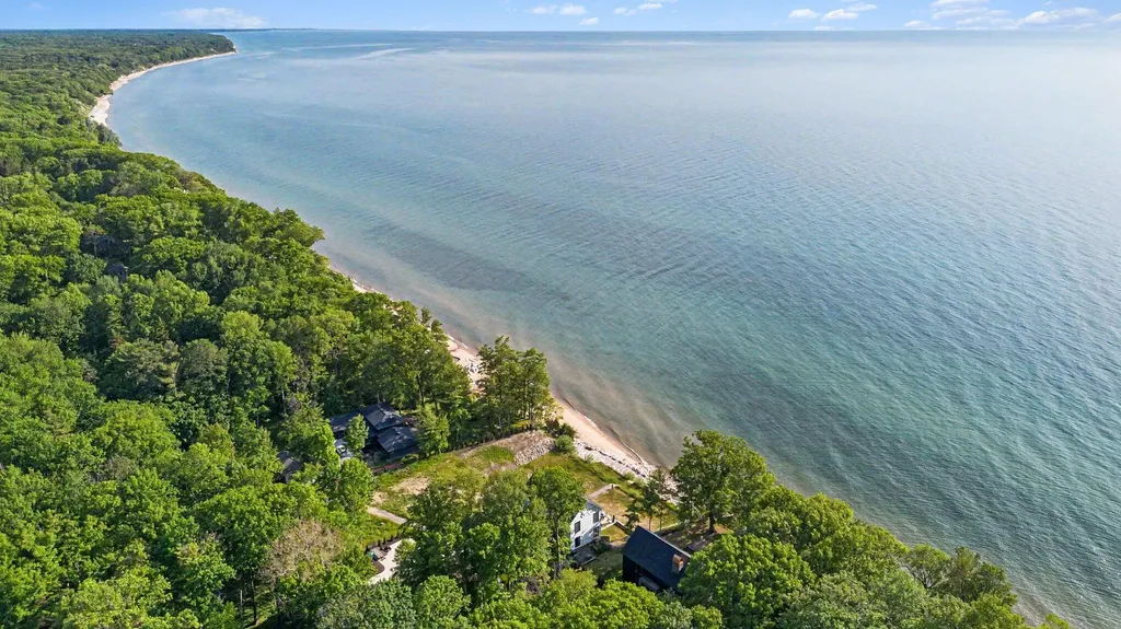 2578 Lakeshore Drive Saugatuck Township MI 49408