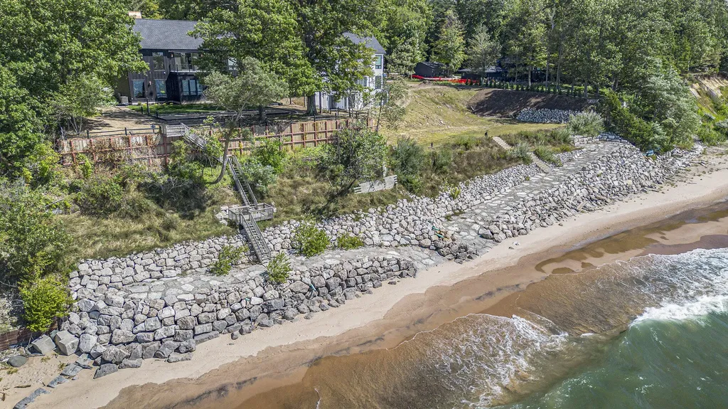 2578 Lakeshore Drive Saugatuck Township MI 49408