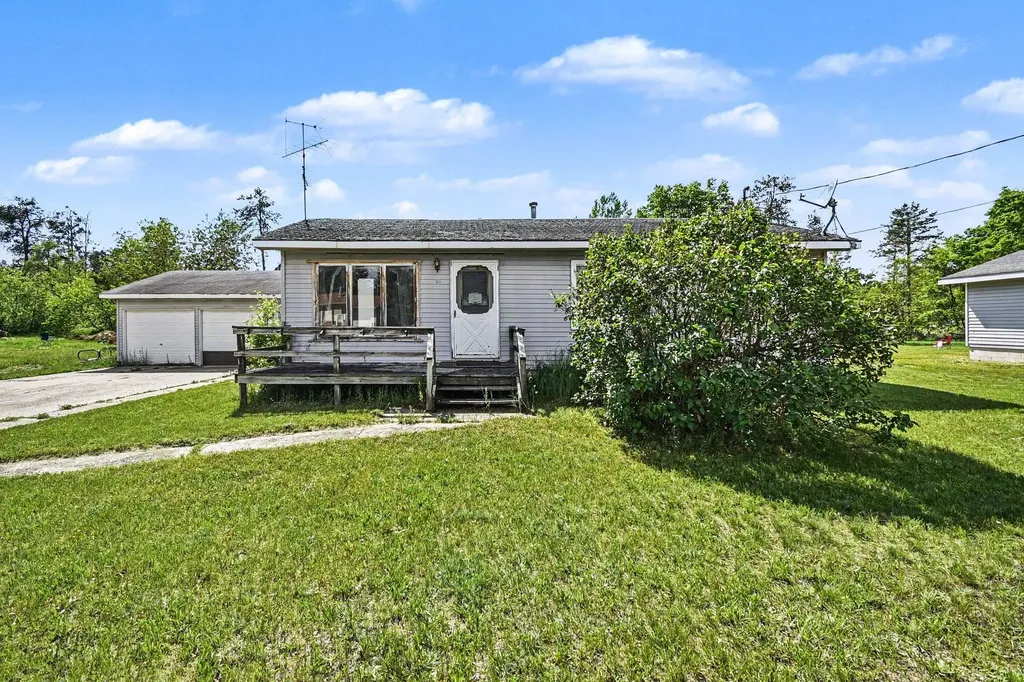 561 Pembroke Drive Grayling Charter Township MI 49738