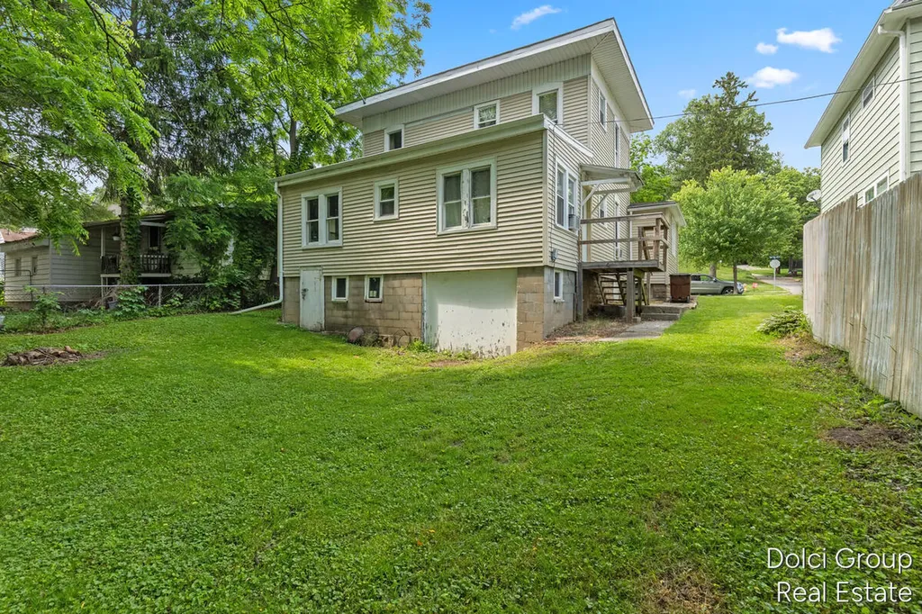145 Lafayette Street Ionia City MI 48846