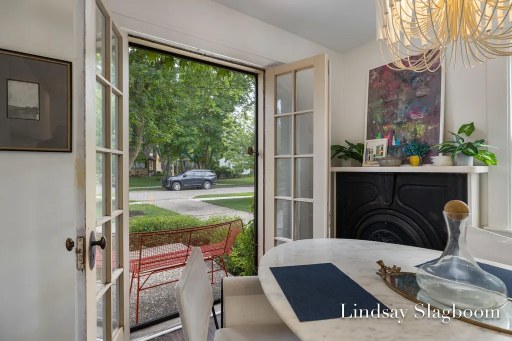 843 Orchard Avenue SE East Grand Rapids City MI 49506