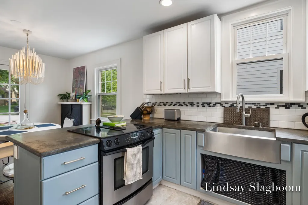 843 Orchard Avenue SE East Grand Rapids City MI 49506