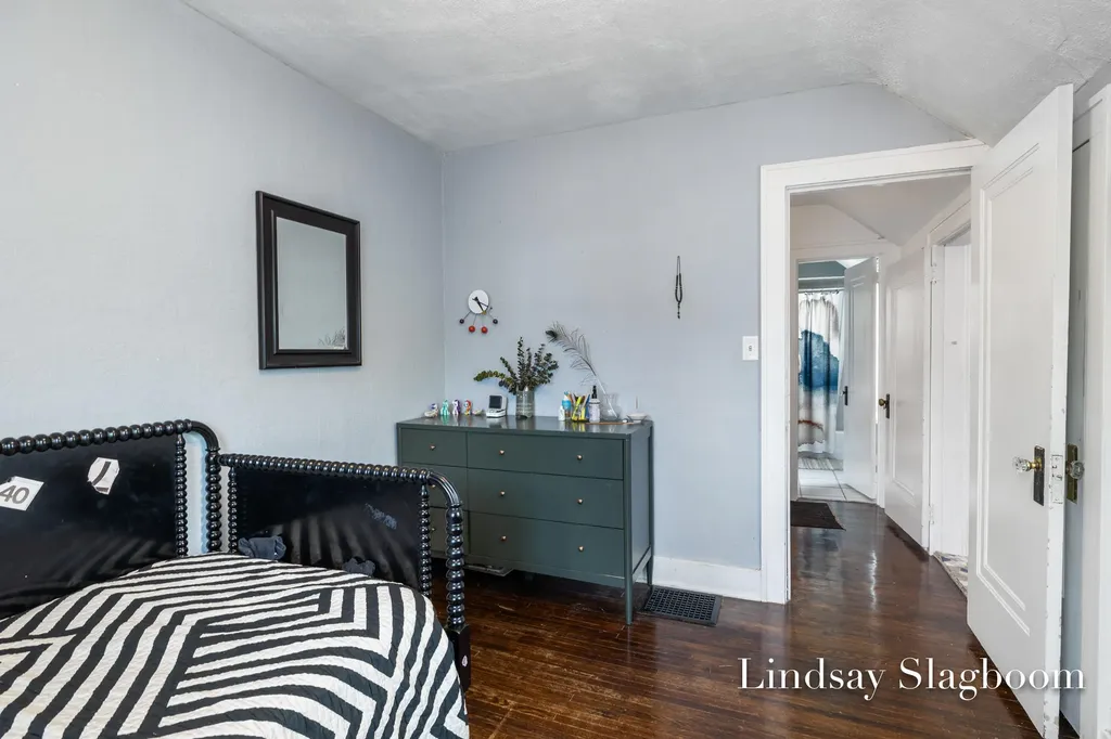 843 Orchard Avenue SE East Grand Rapids City MI 49506