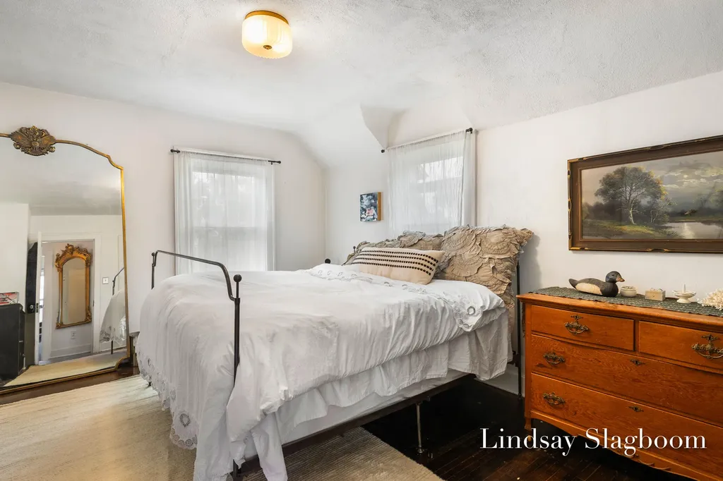843 Orchard Avenue SE East Grand Rapids City MI 49506
