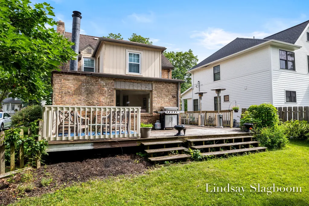 843 Orchard Avenue SE East Grand Rapids City MI 49506