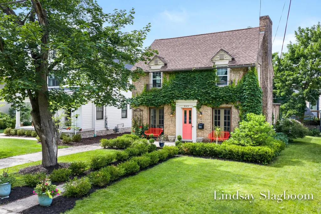843 Orchard Avenue SE East Grand Rapids City MI 49506