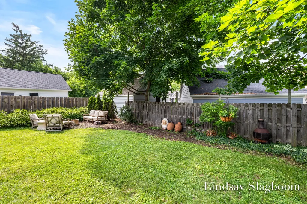 843 Orchard Avenue SE East Grand Rapids City MI 49506