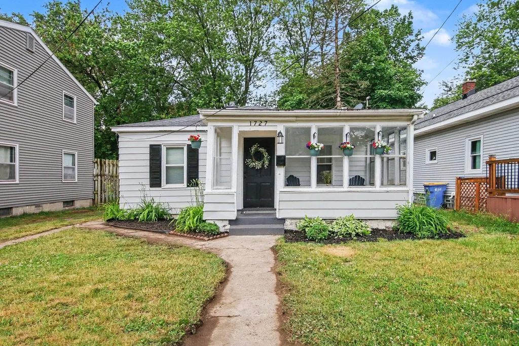 1727 Alto Avenue SE Grand Rapids City MI 49507
