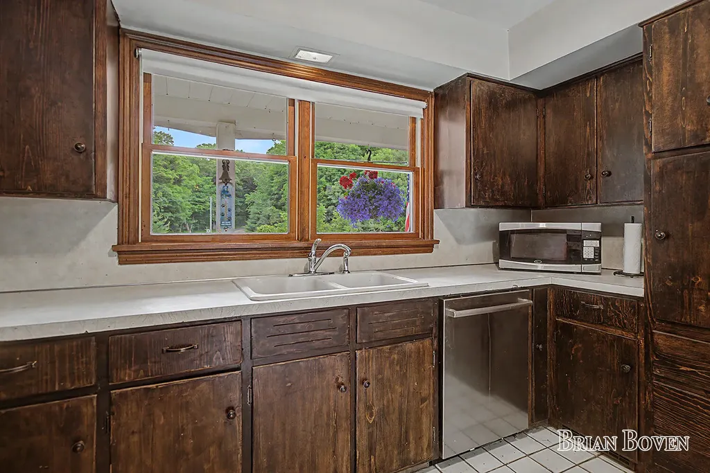 4383 Honey Creek Avenue NE Cannon Township MI 49301