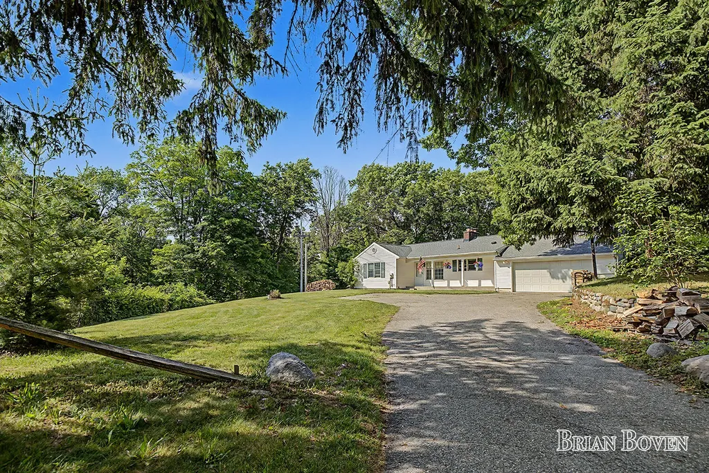 4383 Honey Creek Avenue NE Cannon Township MI 49301