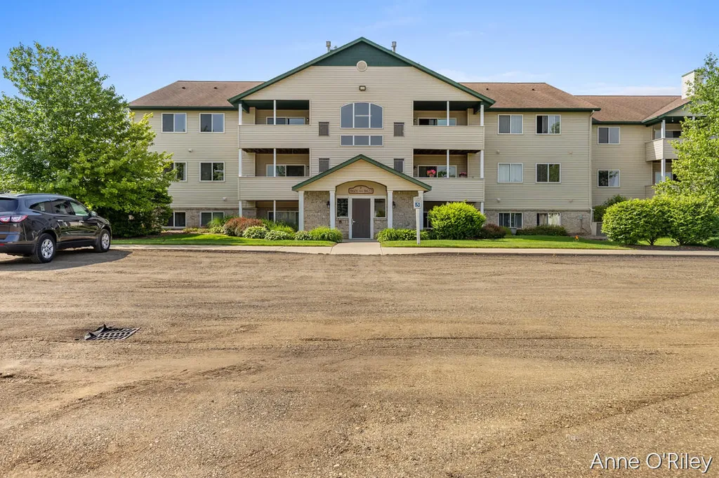 8621 S Jasonville Court SE Caledonia Township MI 49316