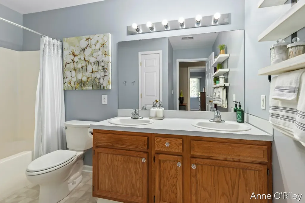 8621 S Jasonville Court SE Caledonia Township MI 49316
