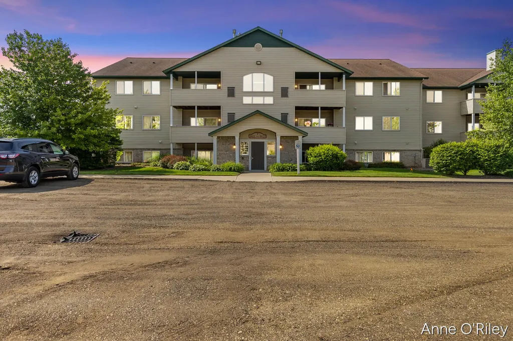 8621 S Jasonville Court SE Caledonia Township MI 49316