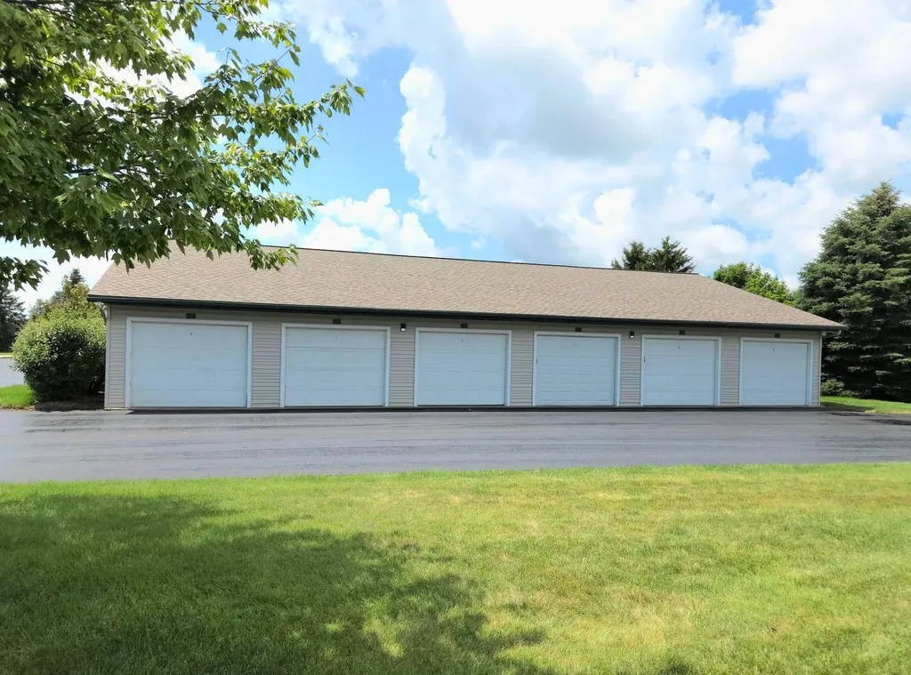 8621 S Jasonville Court SE Caledonia Township MI 49316