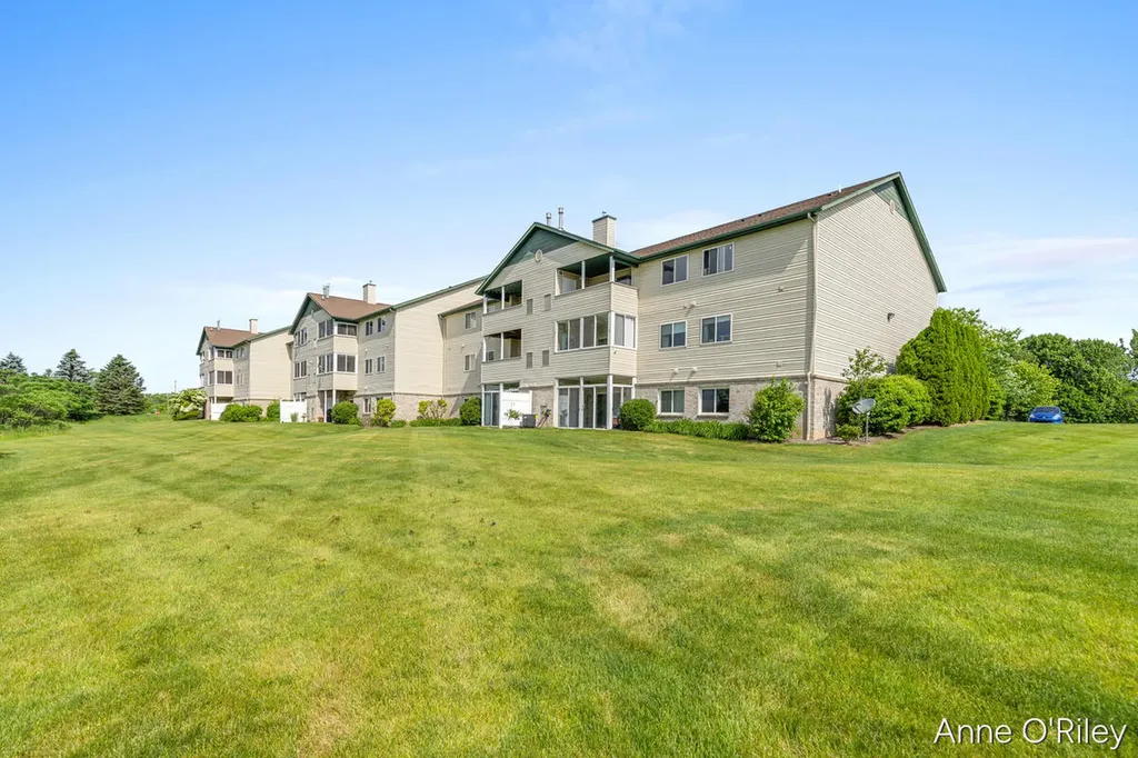 8621 S Jasonville Court SE Caledonia Township MI 49316
