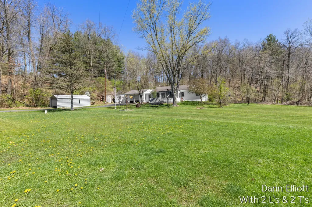 956 Prairie Creek Road Ionia Township MI 48846